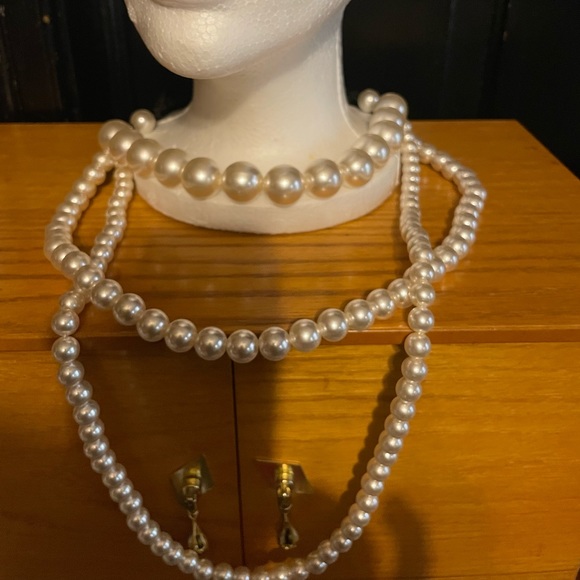 Tri string pearl necklace - Picture 1 of 7